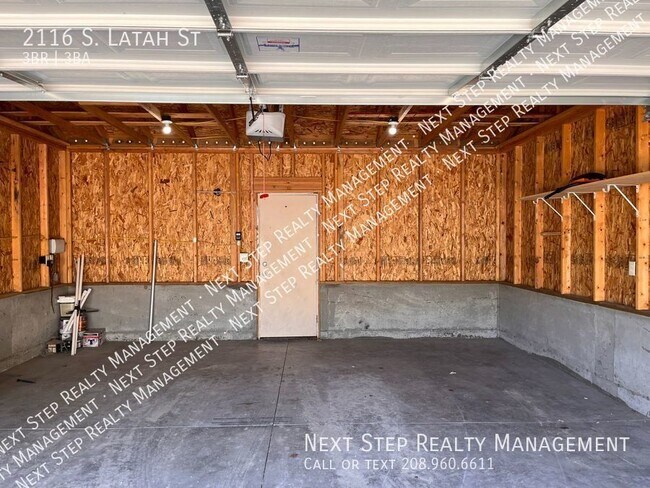 Building Photo - 2116 S Latah St