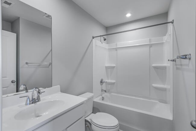 Building Photo - 1011 Chevy Pk Lndg