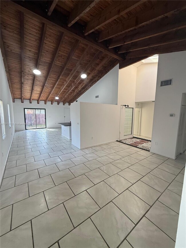 Building Photo - 6200 NW 26th Ct