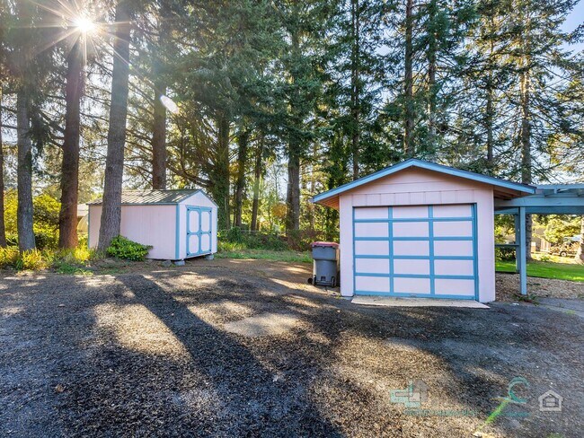 Building Photo - PRICE REDUCTION - Spacious Single Family Home in Seaside!!!