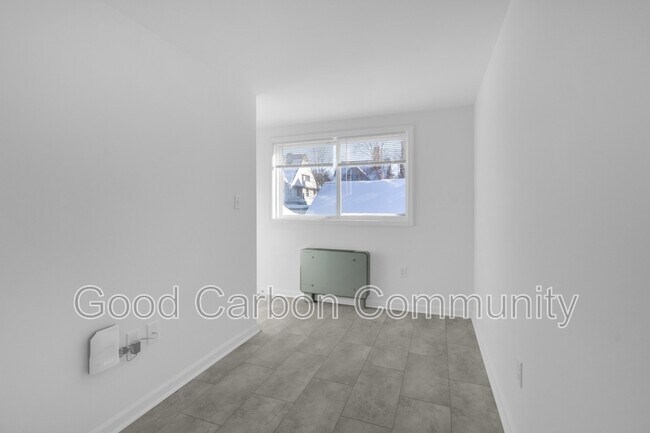 Building Photo - 209 Summer St