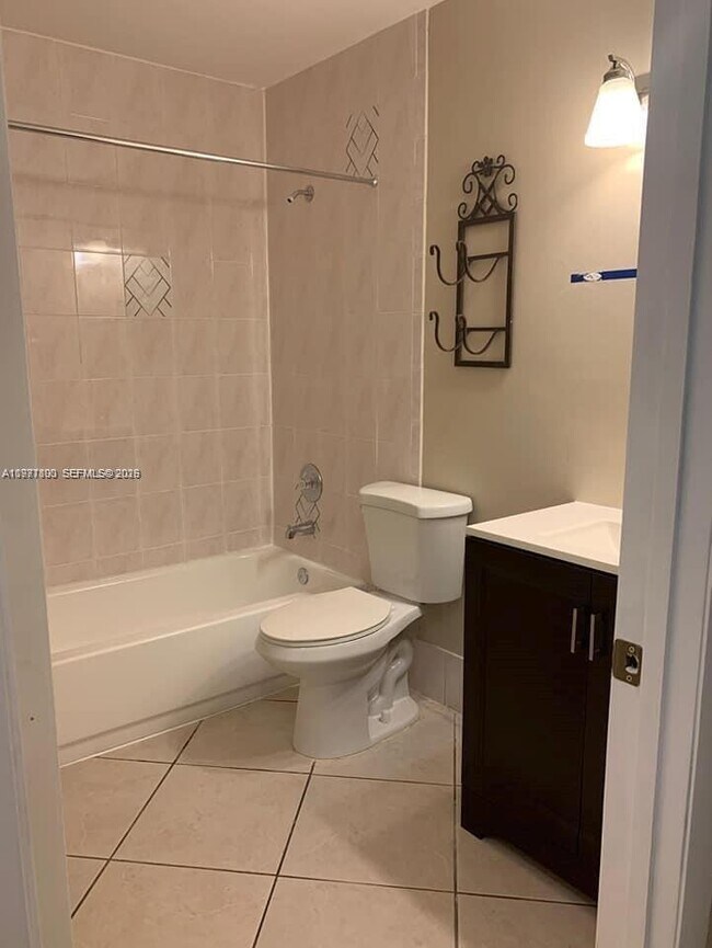 Building Photo - 1139 SE 13th Ave