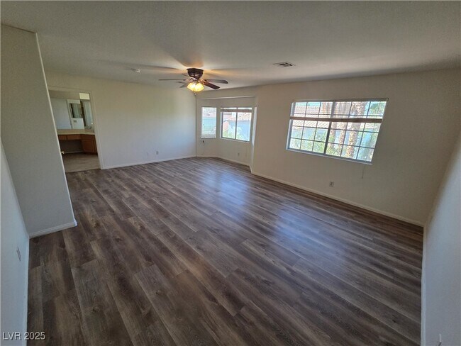 Building Photo - 8204 Tivoli Cove Dr