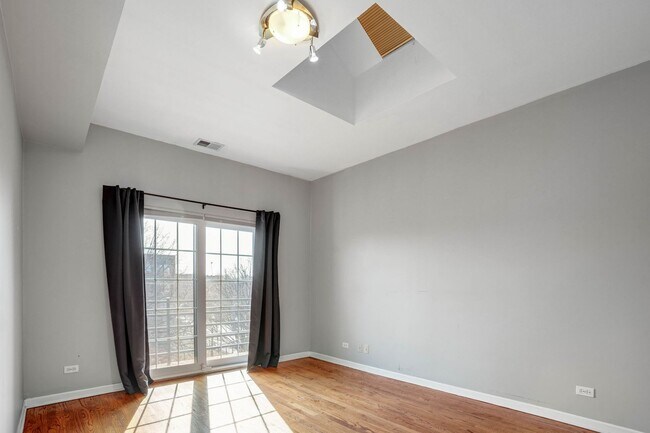 Building Photo - 2351 W Harrison St