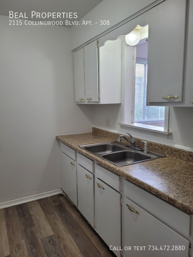Building Photo - 2115 Collingwood Blvd