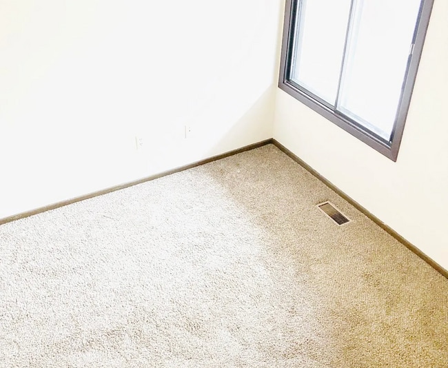 Building Photo - 1218 Trailwood N