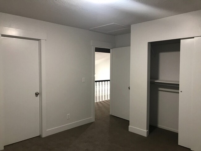 Building Photo - Charming Layton Home