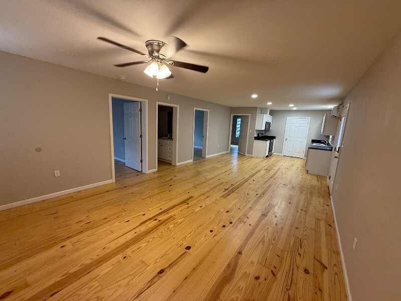 Building Photo - 80 Redwood Ln