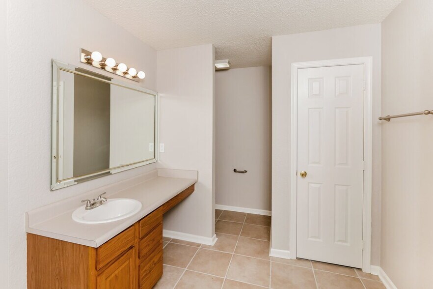 Building Photo - 2027 Odell St