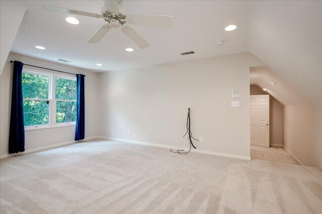 Building Photo - 163 Dumbridge Rd