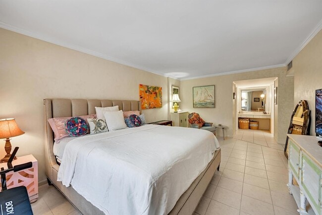 Building Photo - 2860 S Ocean Blvd