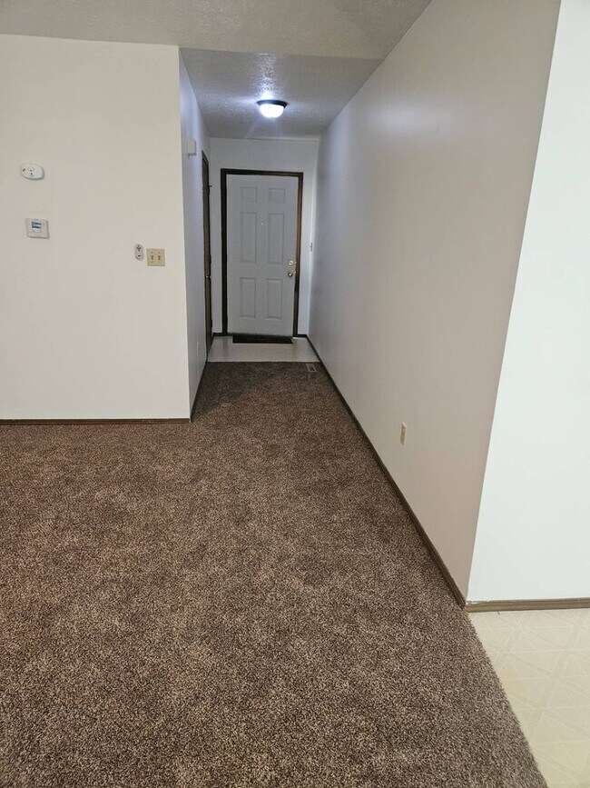 Building Photo - 607/609 W. Edgewood