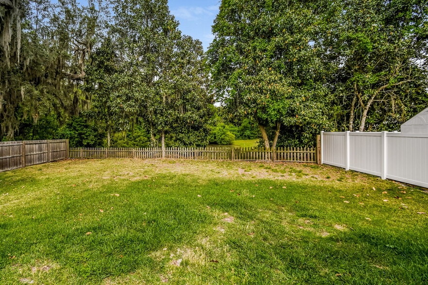 Building Photo - 2908 Majestic Oaks Ln