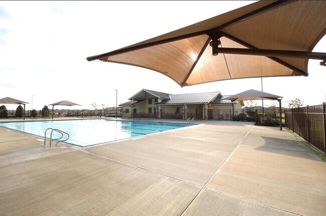Building Photo - 8611 Oakdale Blf Ct
