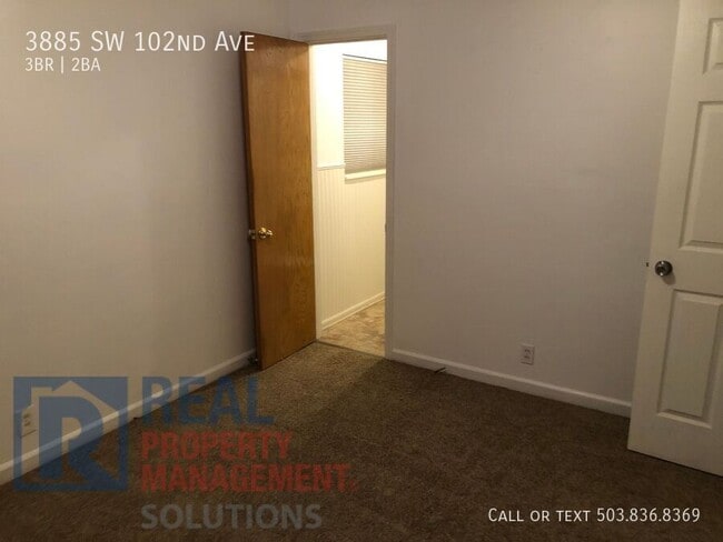 Building Photo - 3885 SW 102nd Ave