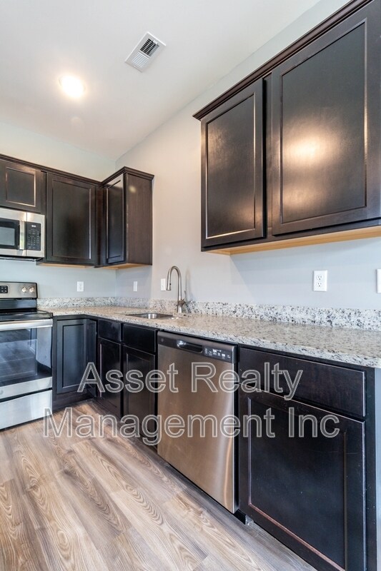 Building Photo - 4839 Lake Ln