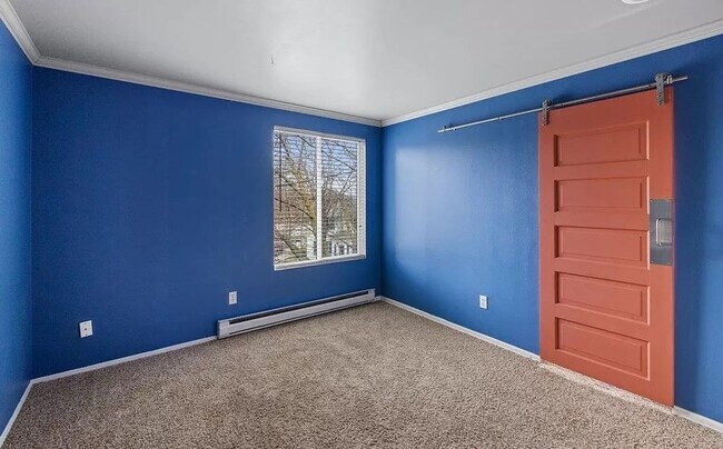 Building Photo - 844 W Cliff Dr