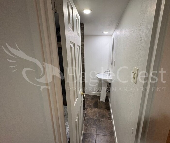 Building Photo - 236NCOLLEGE