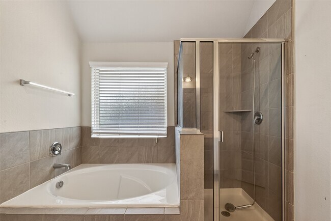 Building Photo - 2903 Painted Sunrise Trail