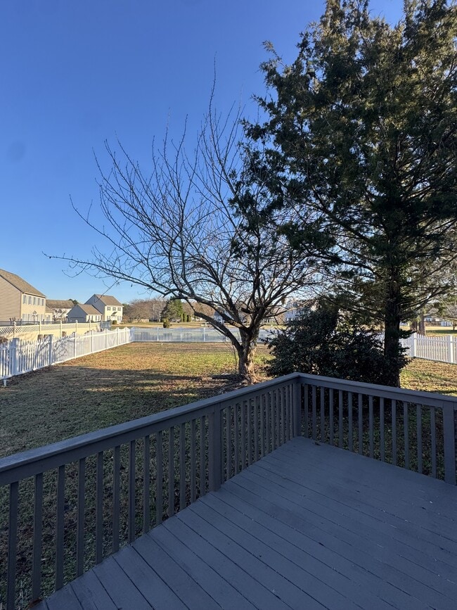 Building Photo - 6060 Oxbridge Dr