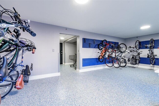 Building Photo - 210 N 17th St