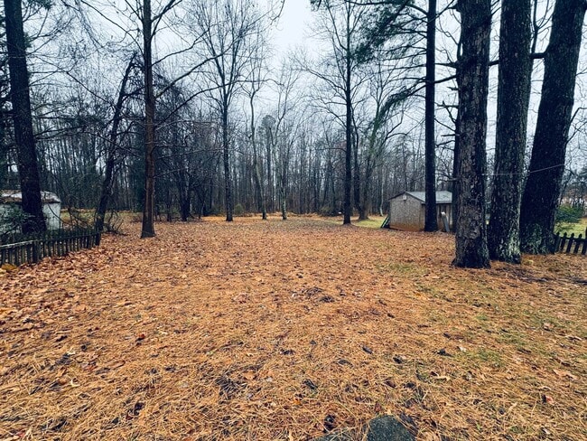 Building Photo - Great House on Wiggington Road