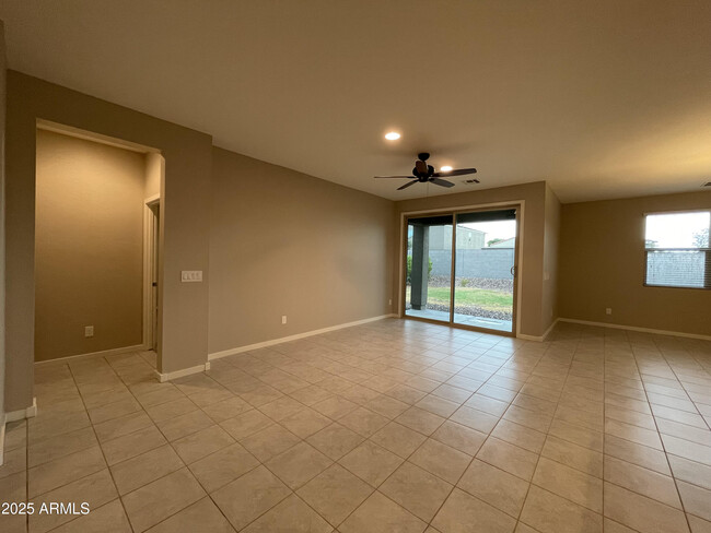Building Photo - 735 W Micanopy Trl.