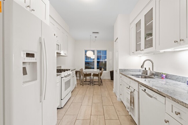 Building Photo - 36 Independence Way