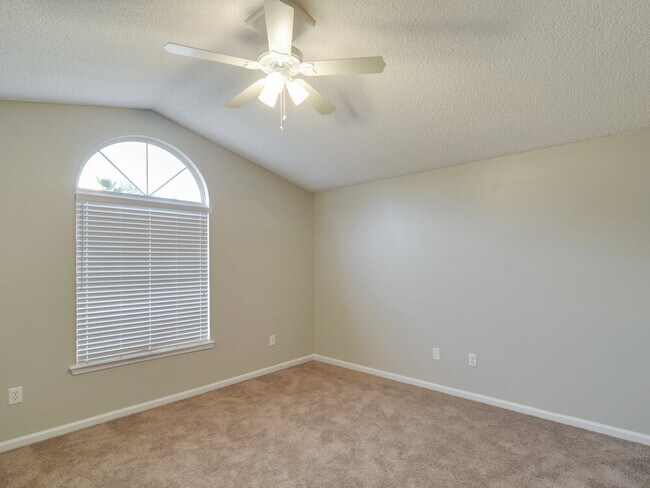 Building Photo - 2912 Ravine Hill Dr