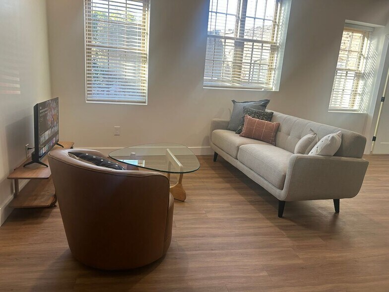 Primary Photo - 110 Hotel St