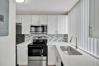 Building Photo - 4810