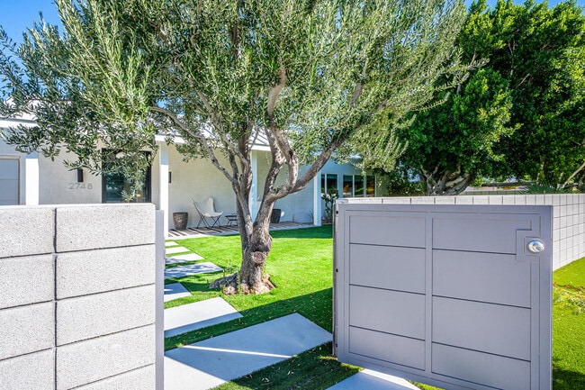 Building Photo - 2748 E Via Escuela