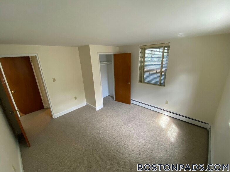 Building Photo - 11 Allen St