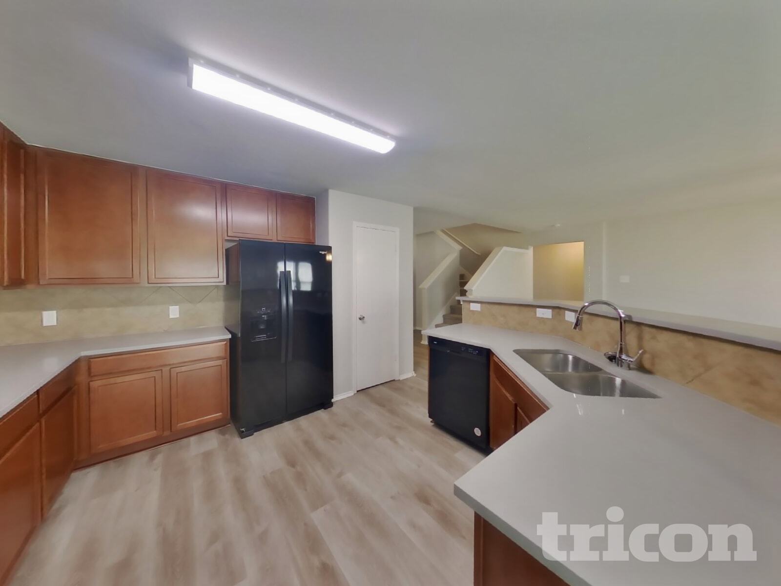 Building Photo - 528 Shell St