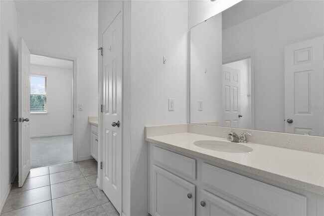 Building Photo - 12676 Salomon Cove Dr