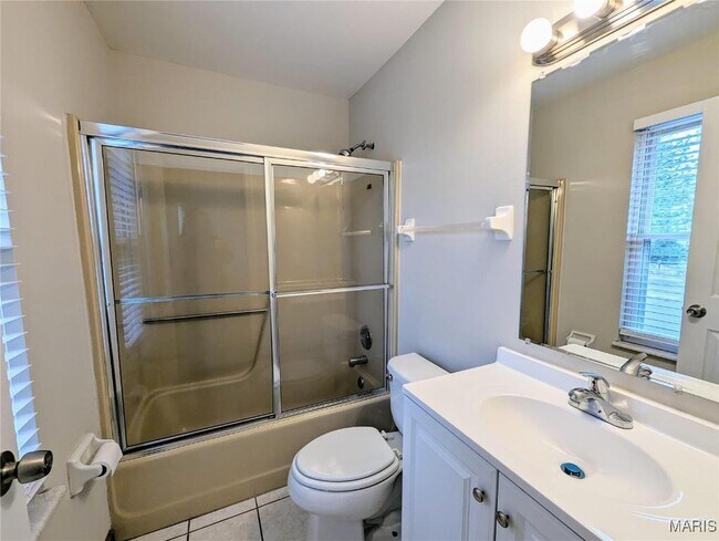 Building Photo - 263 Spencer Pl