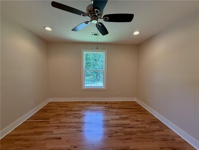 Building Photo - 161 Stanhope Cir NW