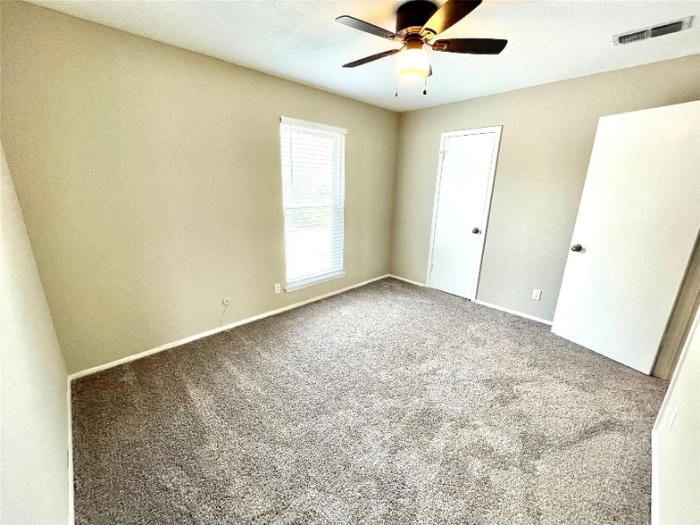 Building Photo - 3813 Coates Cir