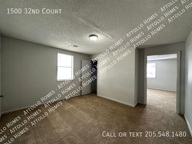 Building Photo - 1500 32nd Ct