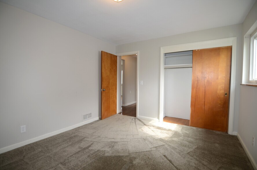 Building Photo - 3982 Longford Dr