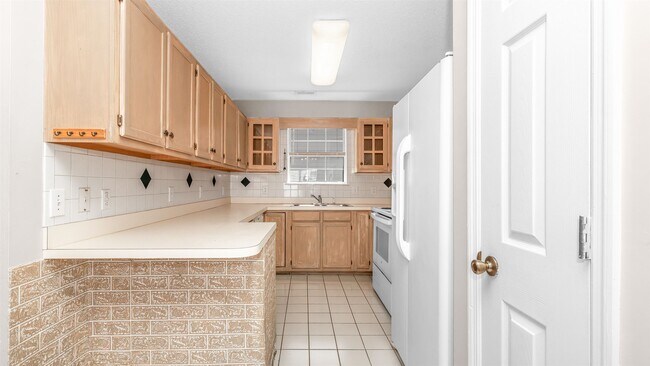 Building Photo - 112 Dusty Trail Ln