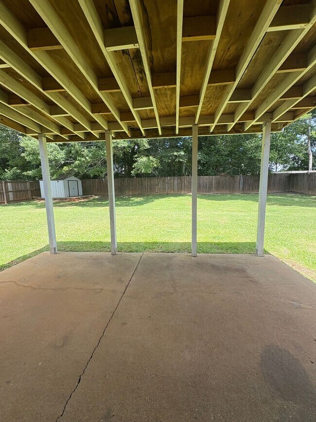 Building Photo - Hampton Place!