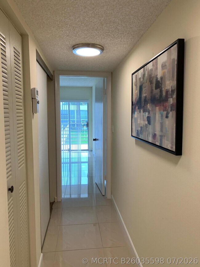 Building Photo - 3212 Strawflower Way