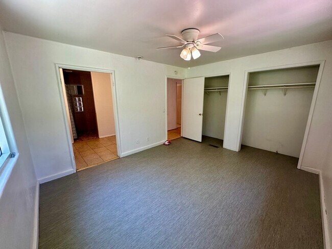 Building Photo - 4 Bedroom 2.5 Bathroom Home on 2 Acres Clo...