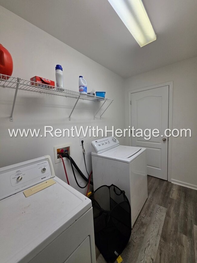 Building Photo - Gorgeous 5 Bd/ 3 Bath Including Full Finished Basement/ Spacious Yard with RV Parking/ Small Subd...