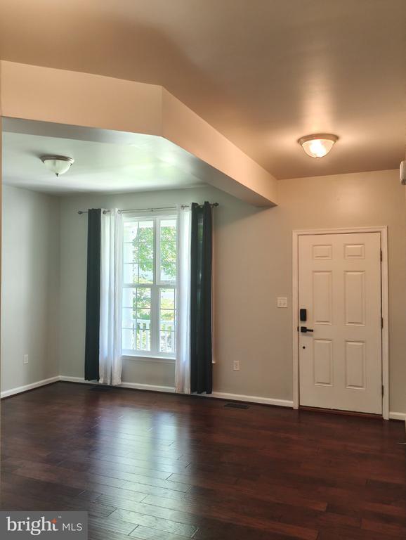 Building Photo - 2913 Lakeview Pkwy