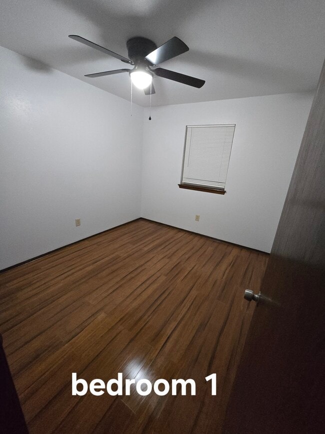 Building Photo - 513 N Roosevelt Ave