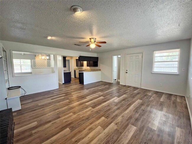 Building Photo - 3224 Lazy Ln