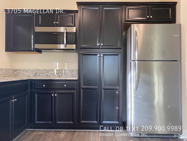 Building Photo - 3705 Magellan Dr