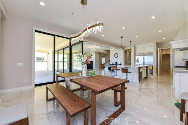 Building Photo - 222 Clear Falls